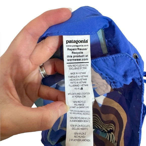 Patagonia Women's Wavefarer Boardshorts - 5" in Fitz Stripe Small: Float Blue - Picture 8 of 9